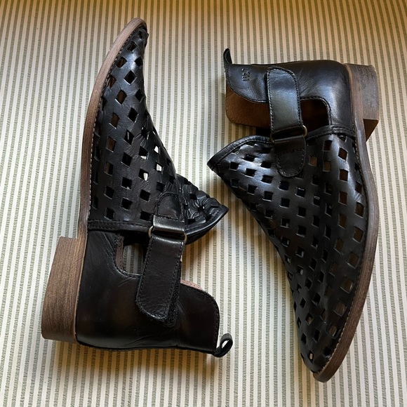 EUC. Musse & Cloud ankle bootie. - Picture 3 of 10